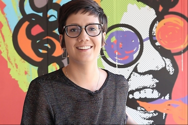Camila Holanda, editora de agenda cultural, comanda o novo programa