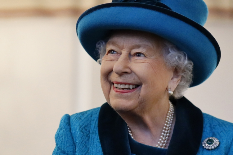 A residência oficial da Rainha Elizabeth II também busca candidatos nas áreas de reforma e analistas de sistemas. Salário paga em euro. Veja como se candidatar