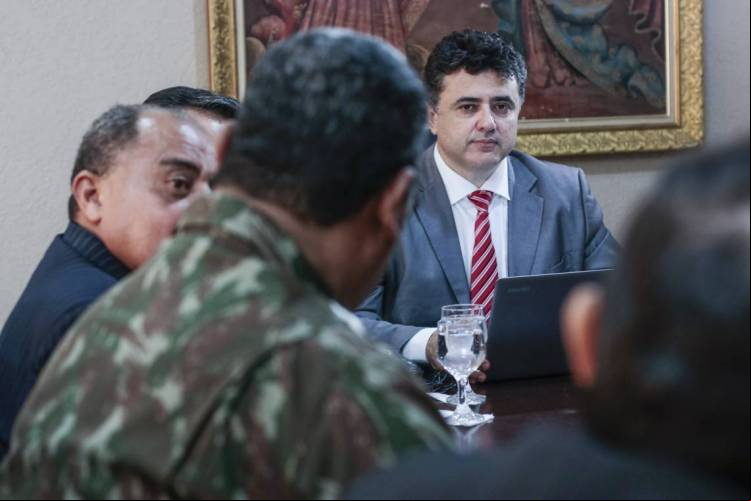 Reunião da comissão formada por representantes dos três poderes, no Ministério Público do Estado do Ceará ocorreu na manhã desta quinta-feira, 27