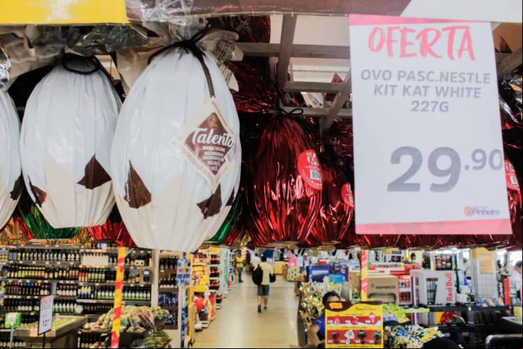Procura de ovos de páscoa em supermercados tem sido baixa, até agora.