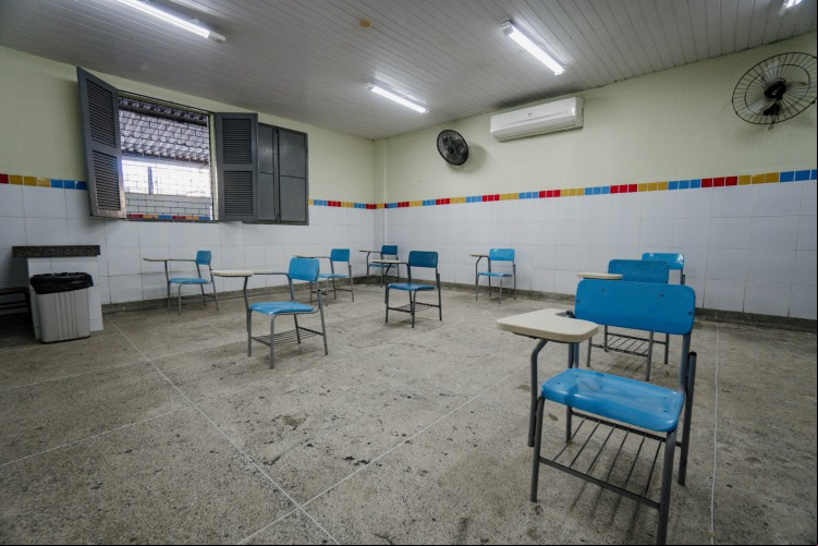 Professores devem apresentar certificados para receberem o benefício por qualificação