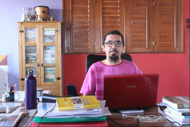 A maior dificuldade do ensino remoto é planejar na ausência, afirma Fabrício Leomar, professor de educação física da Escola Municipal De Tempo Integral Professor José Júlio da Ponte.