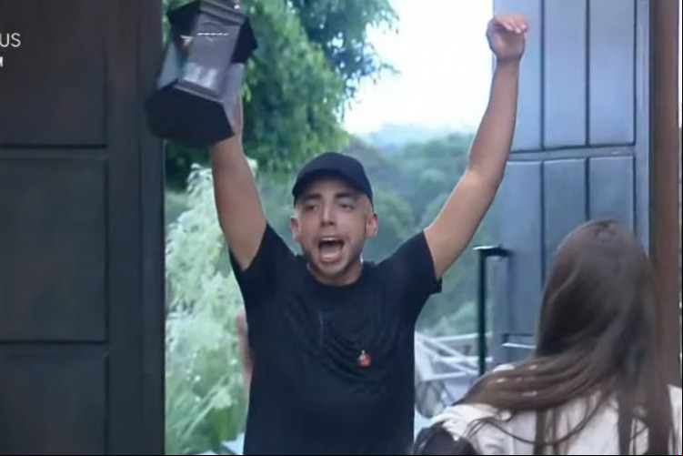 Lucas Selfie venceu a prova de fogo desta semana no reality show "A Fazenda"