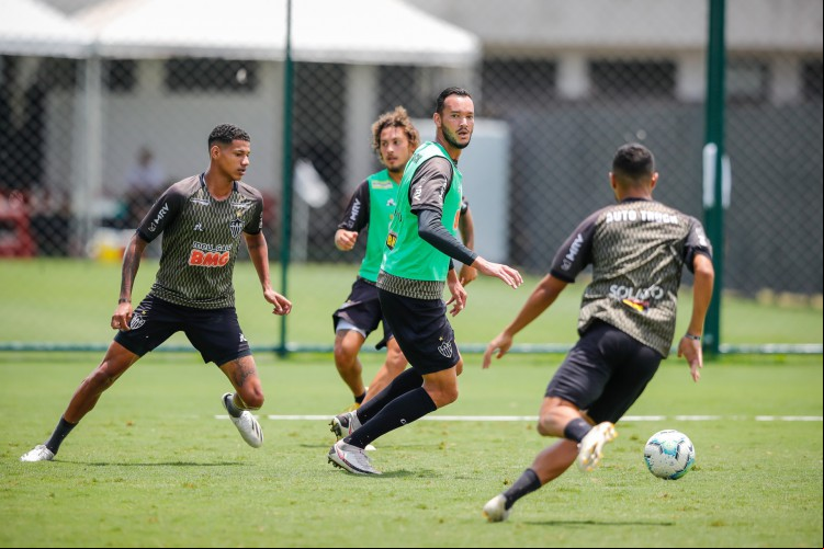VESPASIANO / MINAS GERAIS / BRASIL 17.11.2020 Treino na Cidade do Galo - Fotos: Bruno Cantini / Agência Galo / Atlético