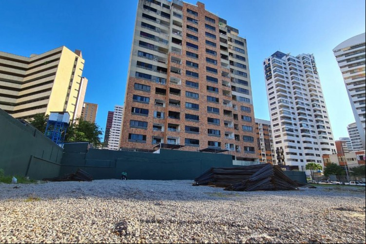 Empresa é uma das construtoras que têm apostado em erguer prédios com altura acima de 72 metros em Fortaleza Empresa é uma das construtoras que têm apostado em erguer prédios com altura acima de 72 metros em Fortaleza