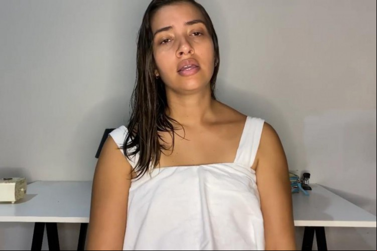 Caroline Gadelha é mãe de duas meninas, atualmente desaparecidas.