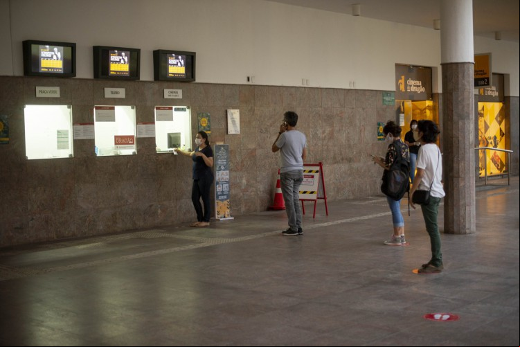 Cinema do Dragão exibirá 'Druk', 'Alvorada' e 'First Cow'