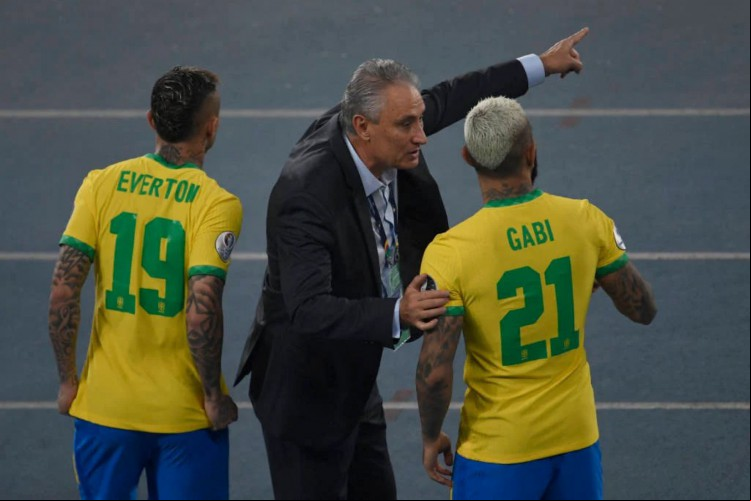 Entre os jogos de hoje, domingo, 27 de junho, Brasil enfrenta o Equador, pela Copa América