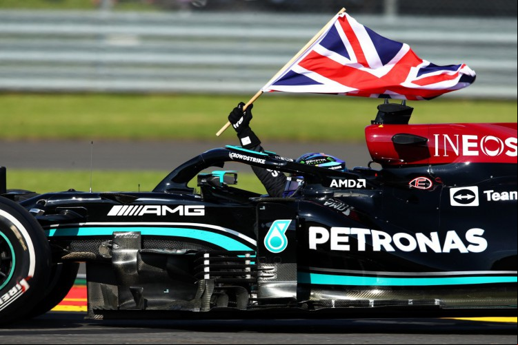Hamilton conseguiu sua 99ª vitória na carreira, em casa, no circuito de Silverstone