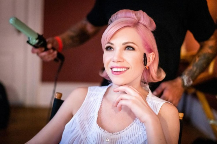 Carly Rae Jepsen celebra 10 anos de 'Call Me Maybe'
