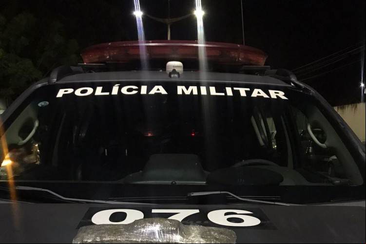 Drogas e aparelhos celulares foram apreendidos em Juazeiro do Norte