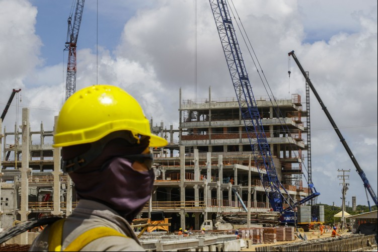 Obra estava prevista para ser entregue no fim deste ano