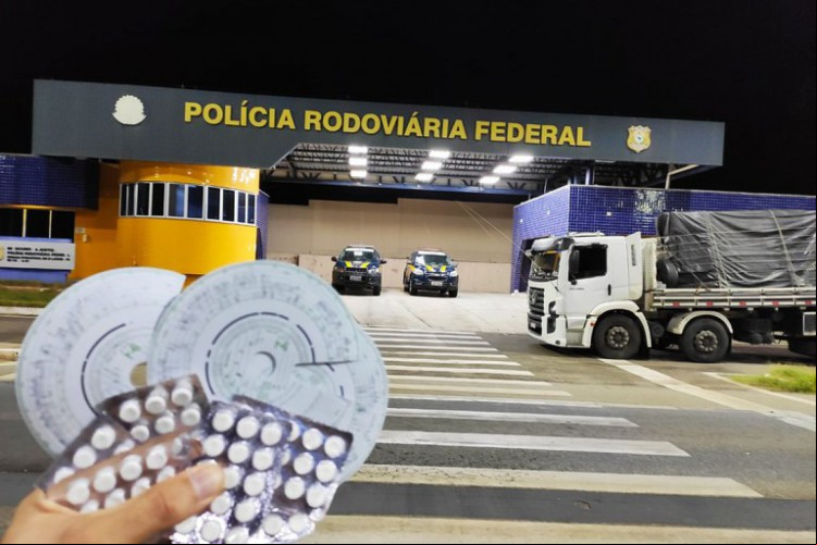 As apreensões ocorreram no quilômetro 479 da BR-116, no município de Milagres, a 482 quilômetros de Fortaleza