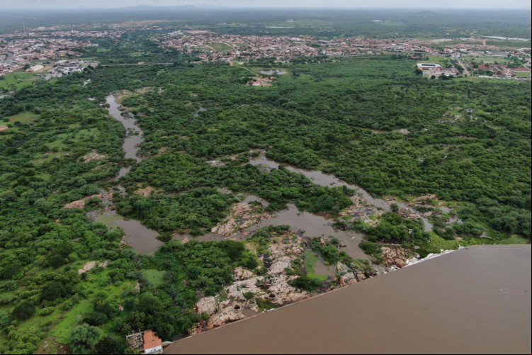 BARRAGEM DO Batalhão fica no
município de Crateús