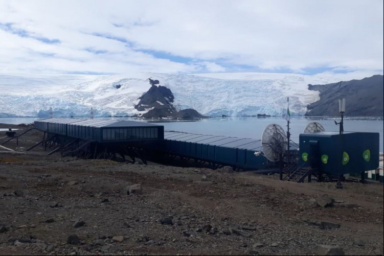 Estação Comandante Ferraz, base de pesquisa do Brasil na Antártica