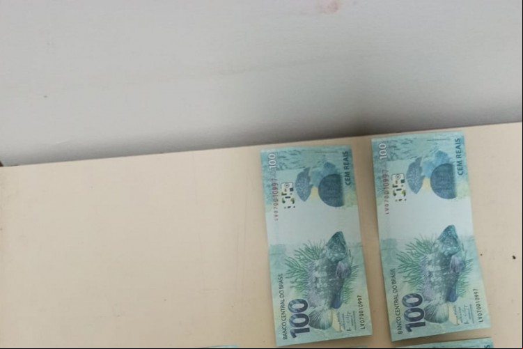 Polícia Federal realiza apreensão de 1.980 reais em cédulas falsas, três homens foram presos em flagrante