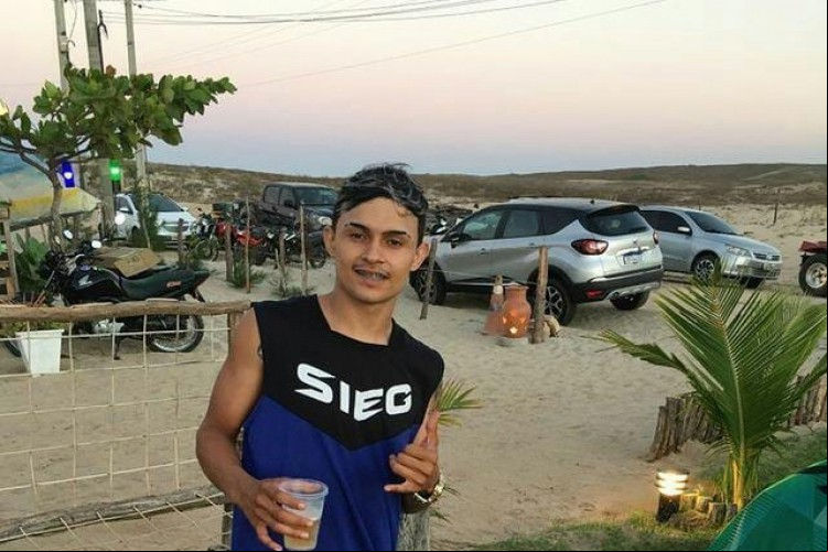 Matheus Cruz, de 19 anos, foi morto a tiros dentro da Delegacia de Camocim
