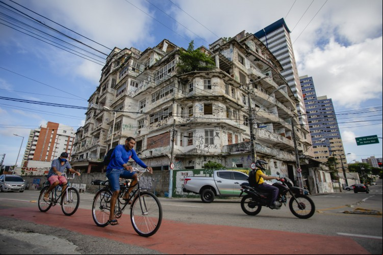  EDIFÍCIO São Pedro Hotel será desapropriado e Setur deve assumir projeto para criação de Distrito de Economia Criativa no local 
