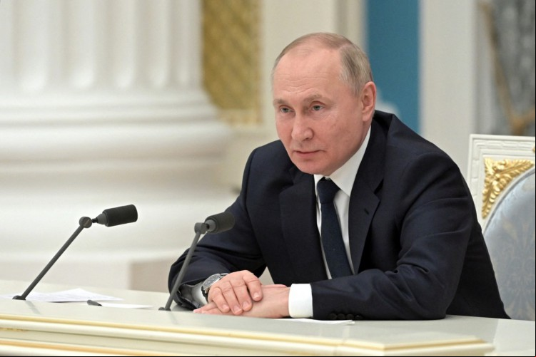 Diplomata ucraniano ventila possibilidade de encontro de Zelensky com Putin (foto)