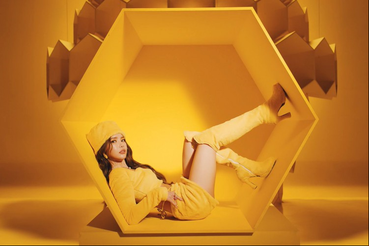 Solar, do grupo de k-pop Mamamoo, lançou primeiro mini-álbum nesta quarta-feira, 16 de março
