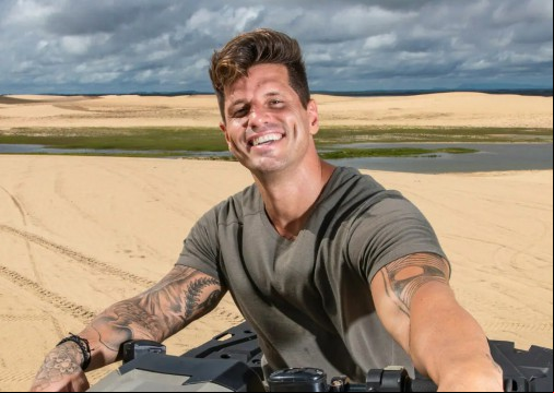 Fernando Fernandes apresentou reality show "No Limite"