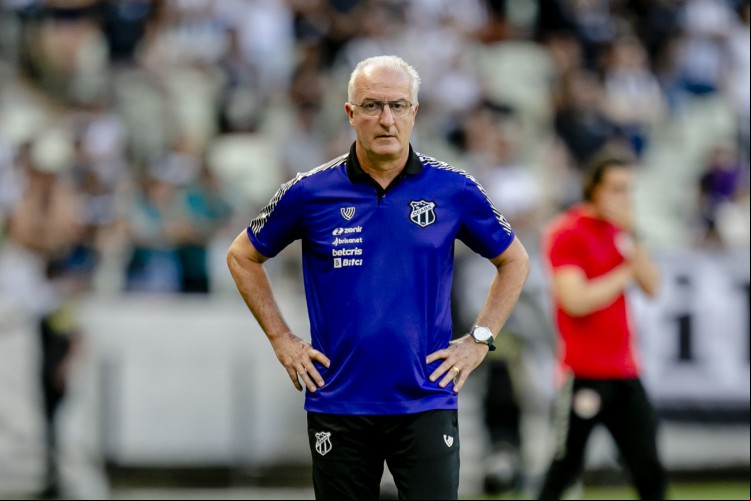 Dorival Júnior no jogo Ceara x Red Bull Bragantino, na Arena Castelão pelo Campeonato Brasileiro de 2022