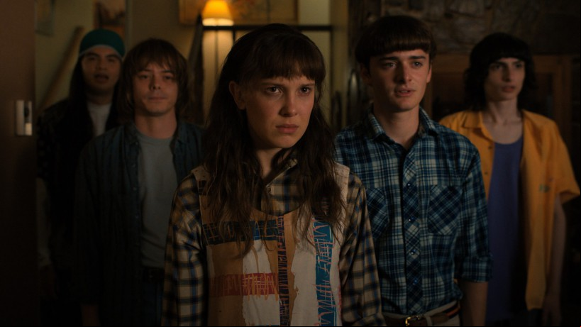 A realização da greve foi aprovada em abril com ampla maioria de votantes e já estava prevista para acontecer depois de 1º de maio; séries como "Stranger Things", "Big Mouth" e "Cobra Kai" estão com filmagens paralizadas