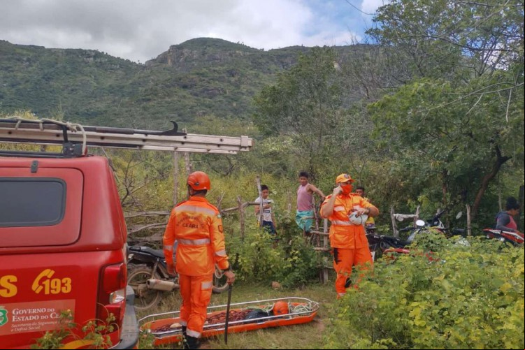 A composição do CBMCE foi acionada via Coordenadoria Integrada de Operações de Segurança (Ciops) de Sobral