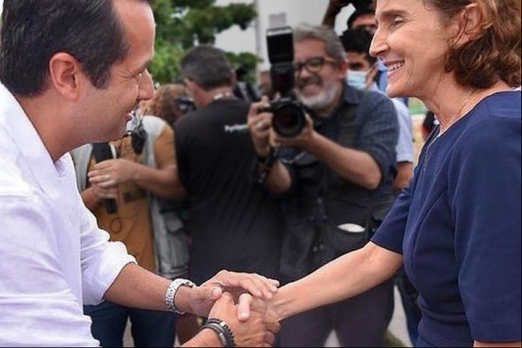 Prefeito de Caucaia, Vitor Valim, e governadora Izolda Cela
