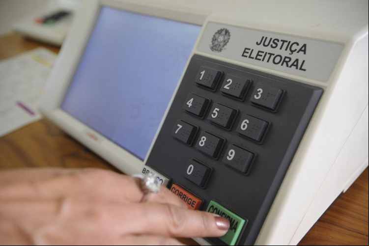 Urna eleitoral.