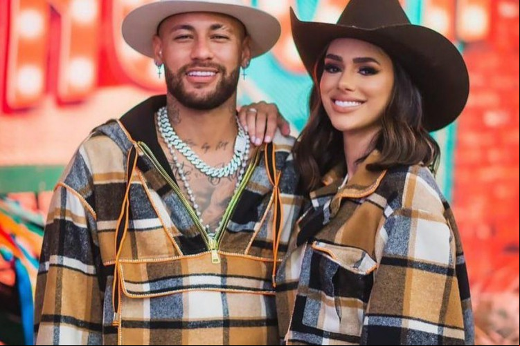 Um ano após revelação de traição, Neymar a o Dia dos Namorados com Bruna Biancardi