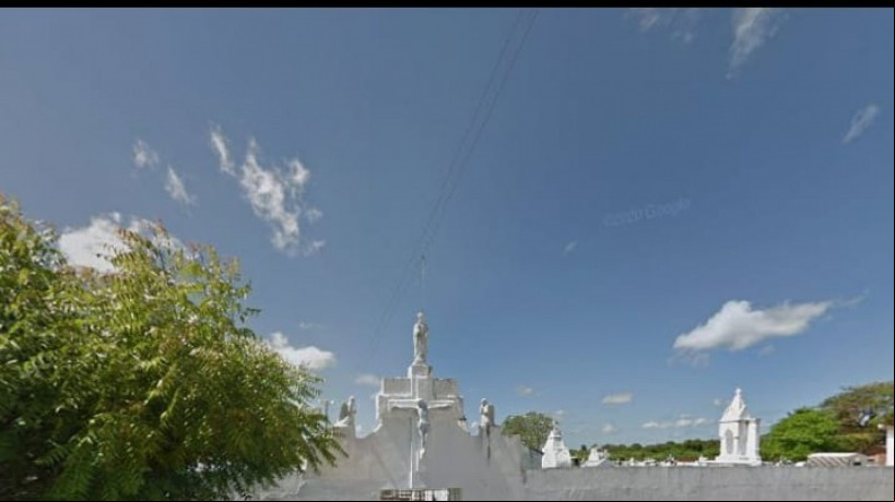 Carlos foi sepultado no Cemitério Encanto da Paz, em Guanacés, Cascavel (foto: Arqu...