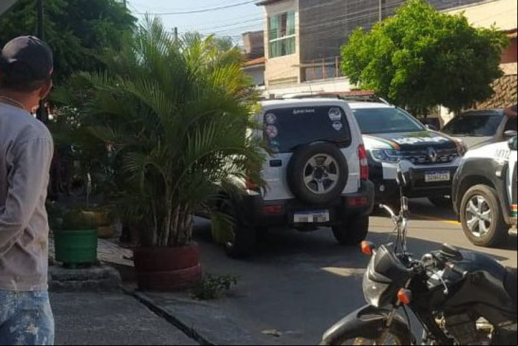 Duas pessoas são mortas em restaurante