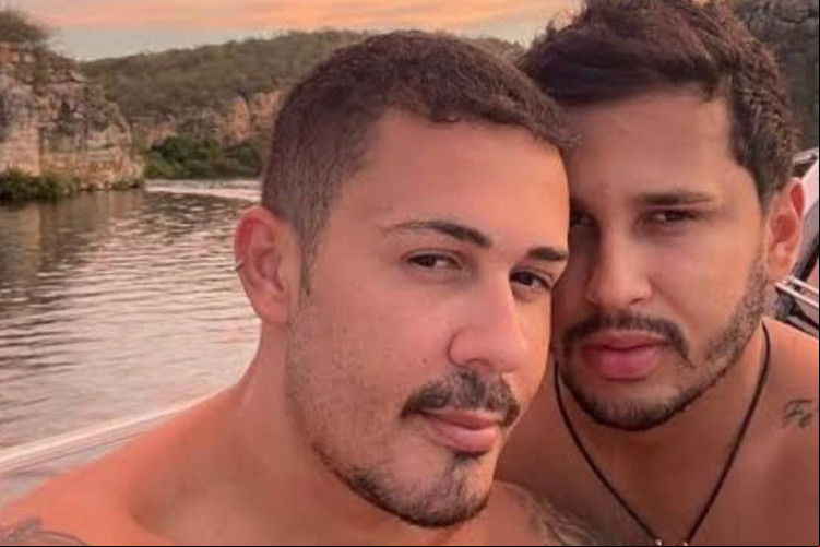 Na publicação o influencer fala sobre os quase 13 anos vividos ao lado do marido e os definiu como