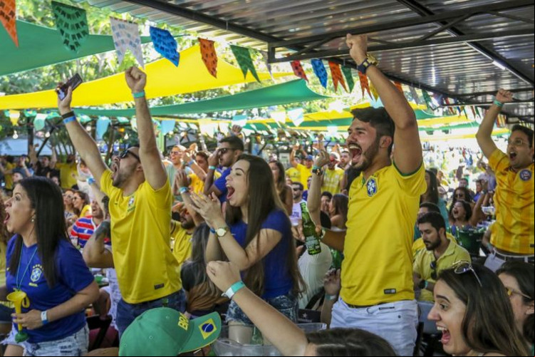 Confira onde assistir ao vivo aos jogos do Brasil e outras seleções em bares e restaurantes de Fortaleza-CE