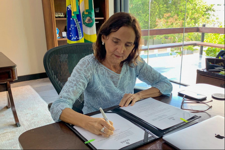 Izolda assina decreto para desapropriação da área onde será construído o próximo Aeroporto Regional do Ceará, em Morada Nova