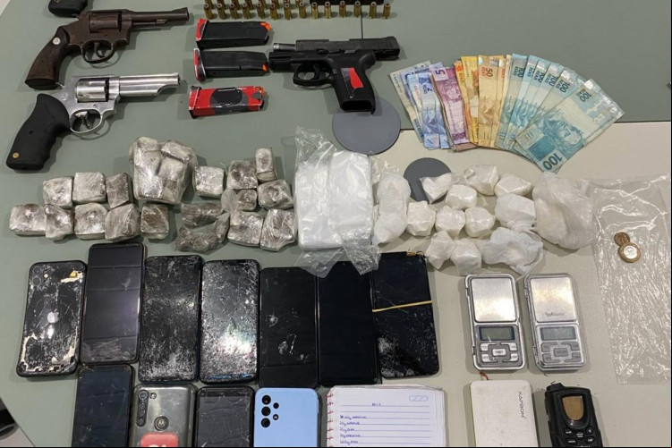  Material apreendido com nove suspeitos de integrar a facção Massa presos na sexta-feira no Parque Soledade