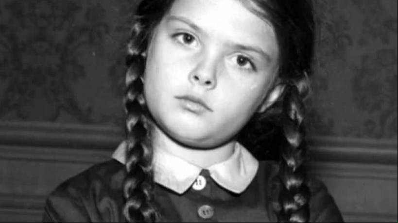 Lisa Loring, que interpretou Wandinha Addams na série de 1960, faleceu no sábado, 27
