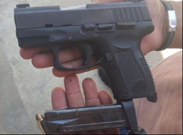 Pistola usada por homem suspeito de participação na chacina que deixou quatro mortos em Ibicuitinga  