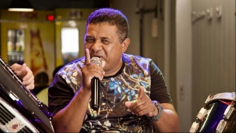 Cantor de forró Binha Cardoso sofreu acidente em Maranguape, na última sexta-feira, 3, e está hospitalizado.