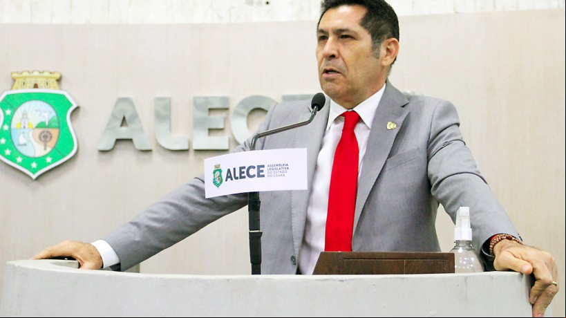 De Assis Diniz é líder do bloco
formado pelo PT e outras siglas na Alece