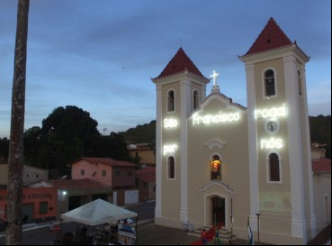 Paróquia recebe doações para pessoas que sofreram com as chuvas  