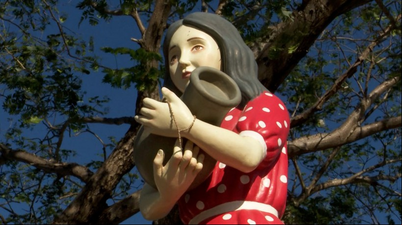 Estátua da Menina Benigna em Santana do Cariri