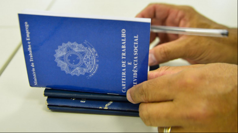 Ao se candidatar, o interessado precisa estar com o currículo atualizado e documentação
