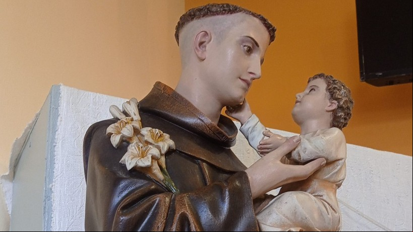Imagem de Santo Antônio no Santuário do Sagrado Coração de Jesus, no Centro