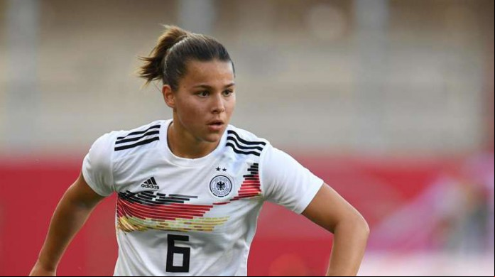 Lena Oberdorf alcançou a quarta colocação na eleição do Ballon d'Or de 2022. Lena Oberdorf alcançou a quarta colocação na eleição do Ballon d'Or de 2022.