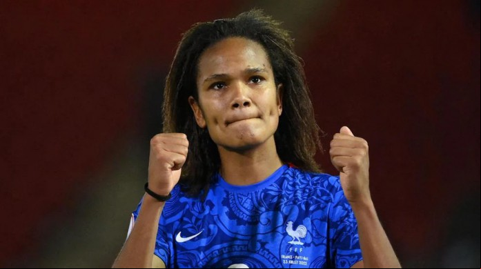 Wendie Renard é capitã do clube Olympique Lyonnais ("Lyon") Wendie Renard é capitã do clube Olympique Lyonnais ("Lyon")