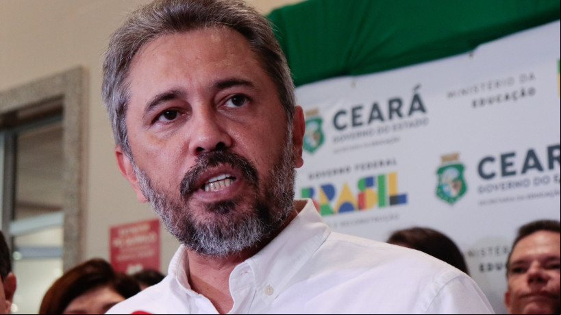 Governador Elmano realizou o anúncio por meio de seus redes sociais