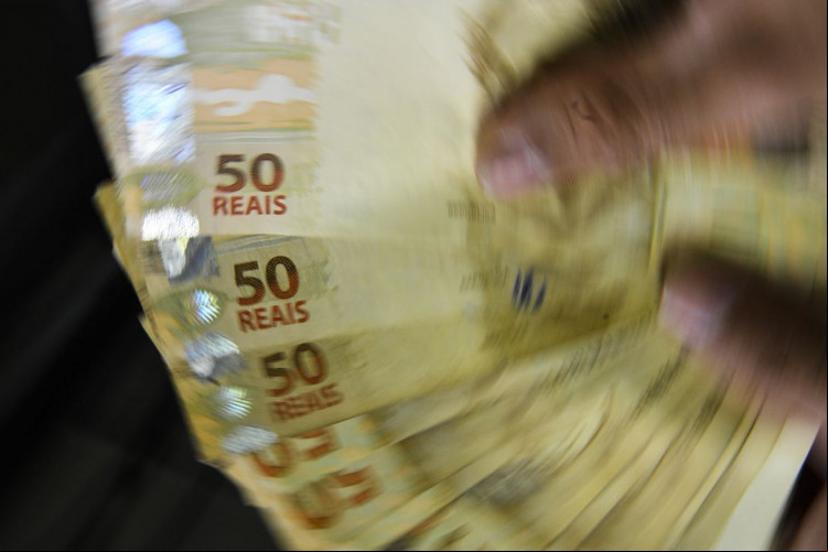 Com a previsão de injetar R$ 73,3 bilhões na economia, a antecipação do décimo terceiro do INSS será paga em duas parcelas: a primeira, de 24 de abril a 8 de maio e a segunda, de 26 de maio a 6 de junho