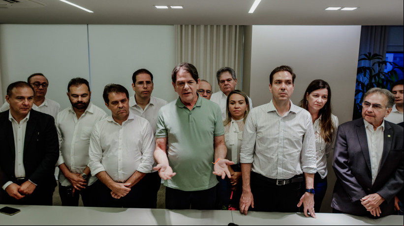 CID GOMES com o grupo de aliados
